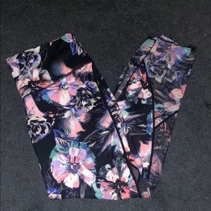 Fabletics cropped leggings